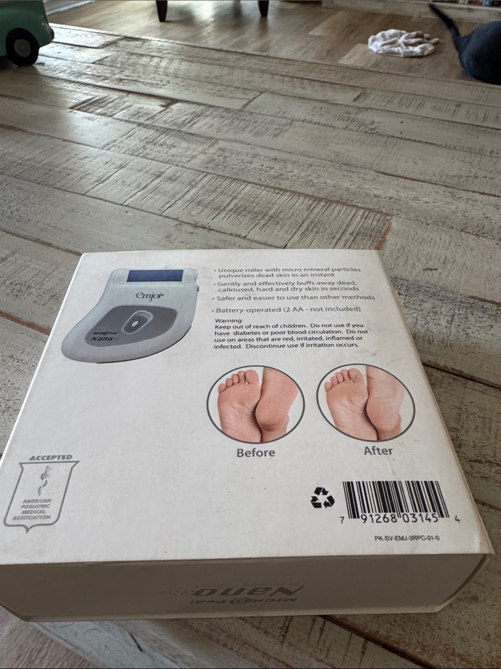 Nano Portable Pedicure Device by Emjoi - White with Blue Roller - Picture 3 of 5